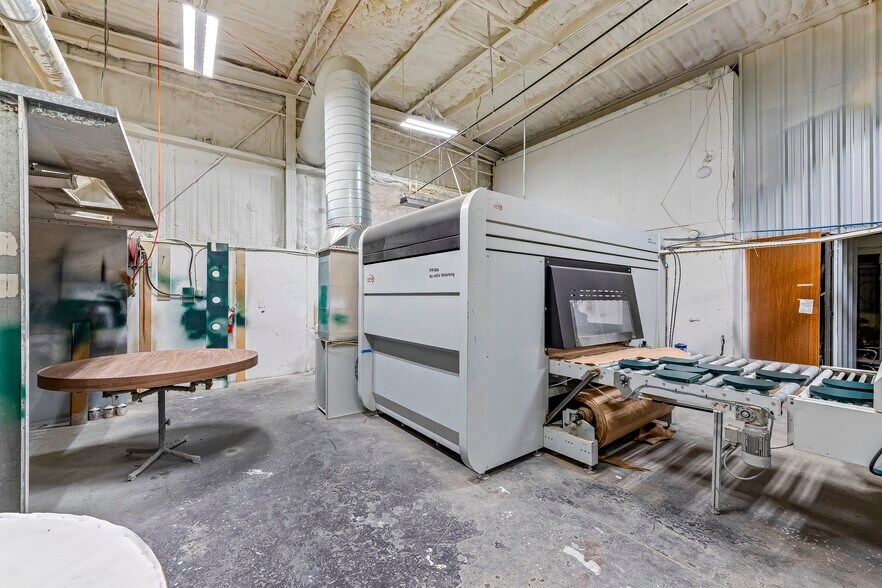 More Photos Of 42621 2nd St E, Lancaster Warehouse For Sale