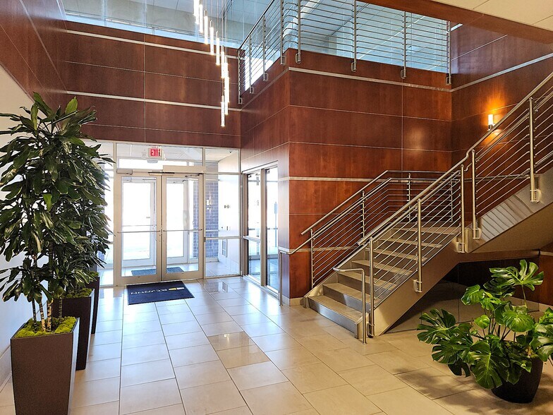 More Photos Of 10375 N Baldev Ct, Mequon Office For Lease