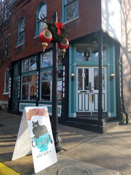 More Photos Of 1926 Cherokee St, Saint Louis Storefront Retail Residential For Sale