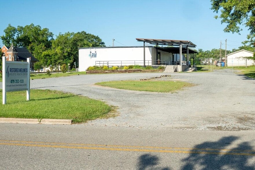 More Photos Of 214 S Church St, Dublin Flex For Sale