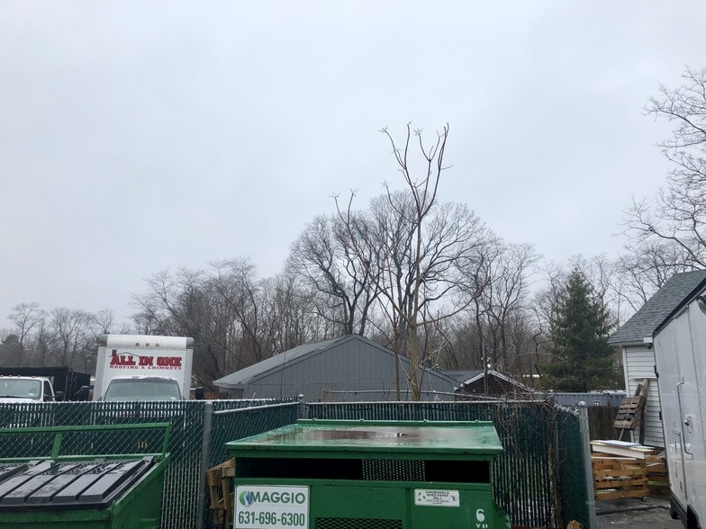 More Photos Of 96-122 Railroad Ave, Center Moriches Freestanding For Sale