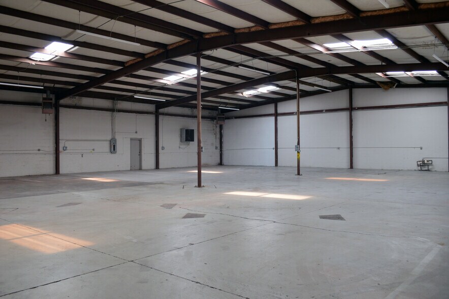 More Photos Of 2832 Logan St, Nashville Warehouse For Lease