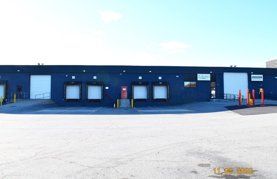 More Photos Of 100 Higginson Ave, Lincoln Distribution For Lease