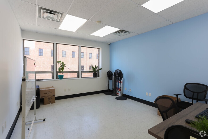 More Photos Of 91 N Franklin St, Hempstead Office For Sale
