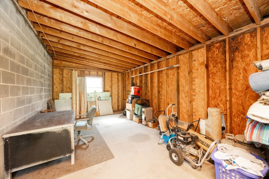 More Photos Of 131 Squirrel Hollow Rd, Douglassville Auto Repair For Sale