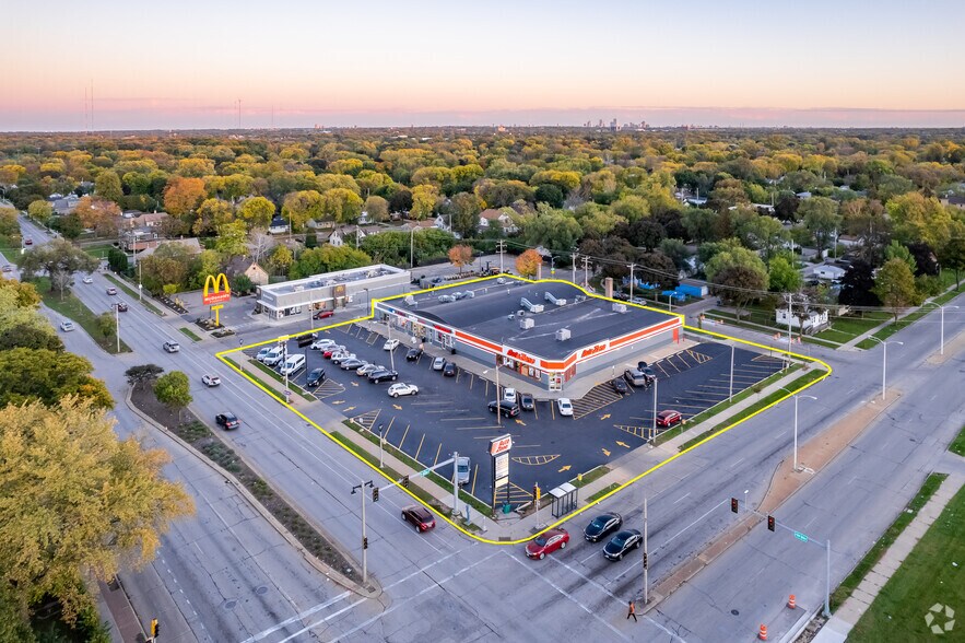 More Photos Of 5821-5835 W Silver Spring Dr, Milwaukee Unknown For Lease