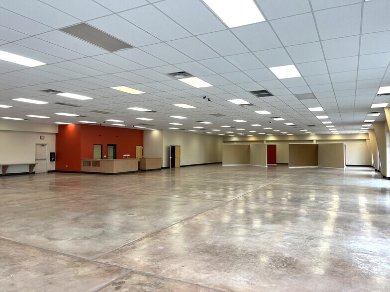 More Photos Of 4248 Sherwood Way, San Angelo Restaurant For Sale
