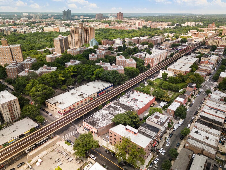 More Photos Of 2916 White Plains, Bronx General Retail For Sale