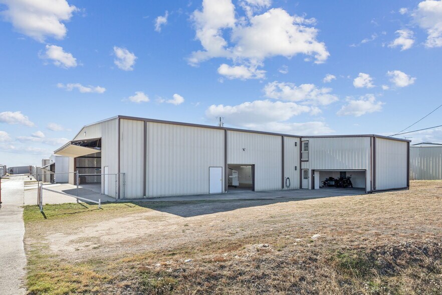 More Photos Of 930 Aviator Dr, Fort Worth Specialty For Sale