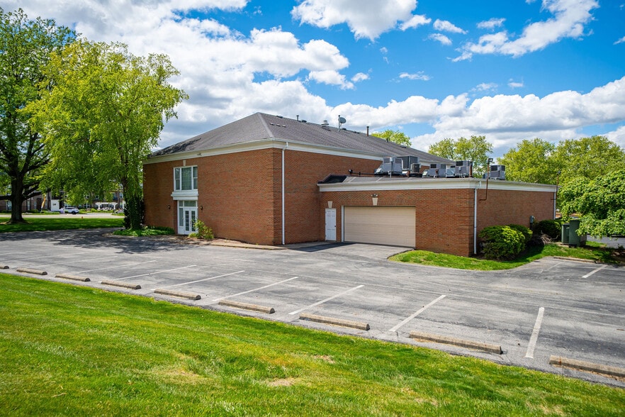 More Photos Of 2990 Bethel Rd, Columbus Funeral Home For Sale
