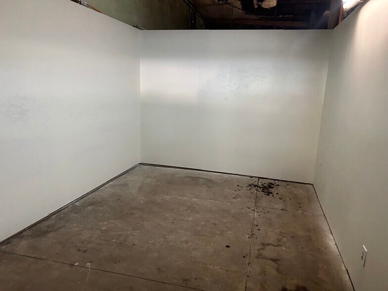 More Photos Of 113 N Main St, Coalgate Storefront Retail Office For Lease