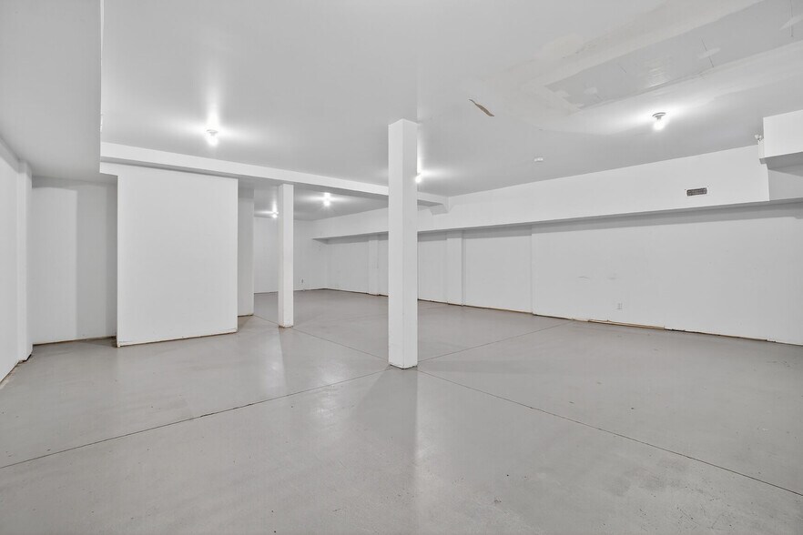 More Photos Of 1577-1579 Rue Fleury E, Montréal Storefront Retail Residential For Lease