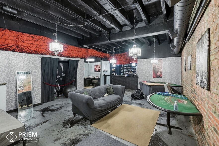 More Photos Of 1332-1336 P St, Lincoln Bar For Sale