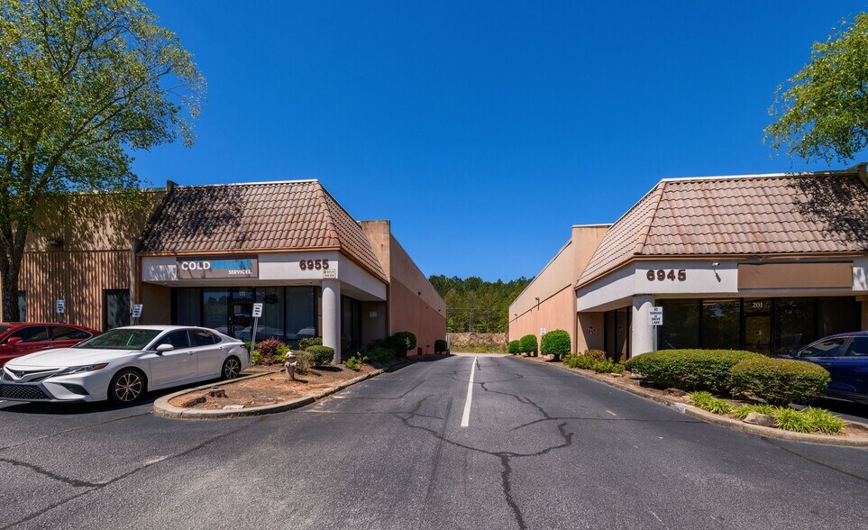 More Photos Of 6945 Oak Ridge Pky, Austell Light Manufacturing For Lease