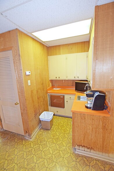 More Photos Of 1073 N FM 1936, Odessa Warehouse For Sale