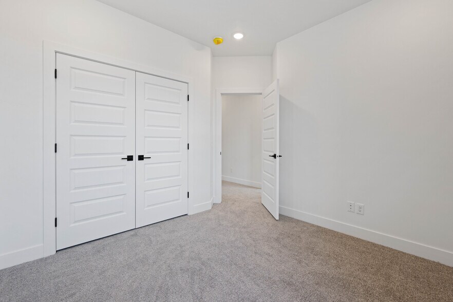 More Photos Of 1935 W 250 S, Hurricane Apartments For Sale