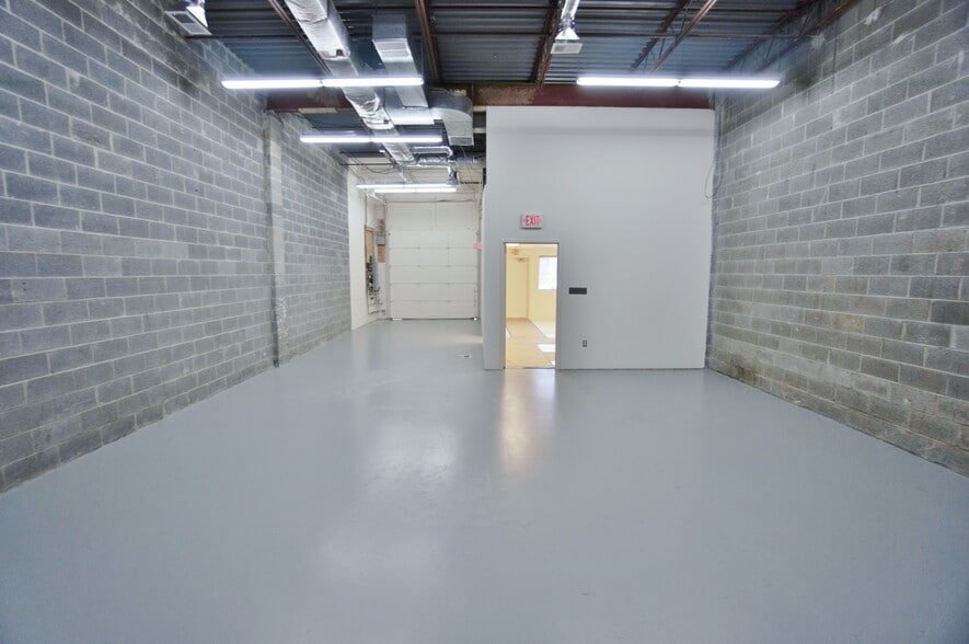 More Photos Of 2201-2353 Distribution Cir, Silver Spring Warehouse For Lease