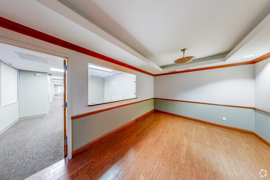 Primary Photo Of 3333 New Hyde Park Rd, New Hyde Park Unknown For Lease