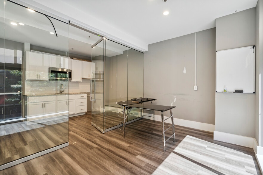 More Photos Of 1737-1739 Chestnut St, Philadelphia Apartments For Lease