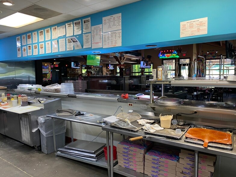 More Photos Of 5100 Lee Hwy, Bristol Restaurant For Lease
