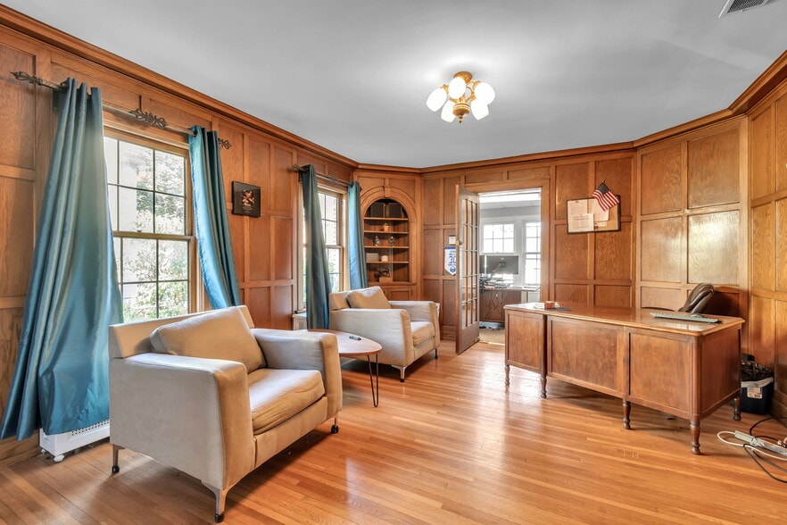 More Photos Of 2740 Main St, Buffalo Office Residential For Sale