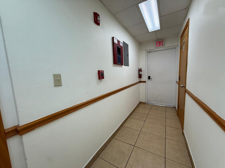 More Photos Of 801 Monterey St, Coral Gables Medical For Lease