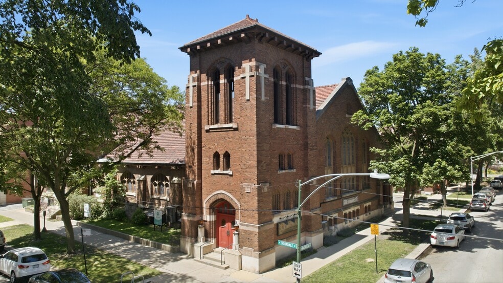 Primary Photo Of 1232 W Thorndale Ave, Chicago Schools For Sale