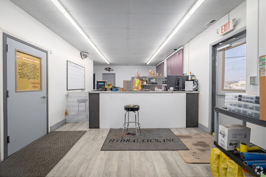 More Photos Of 6401-6403 Erdman Ave, Baltimore Warehouse For Sale