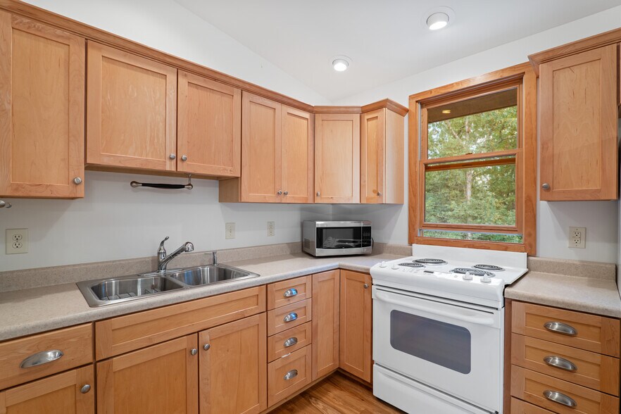 More Photos Of 243 Ridgeline Dr, Brevard Specialty For Sale
