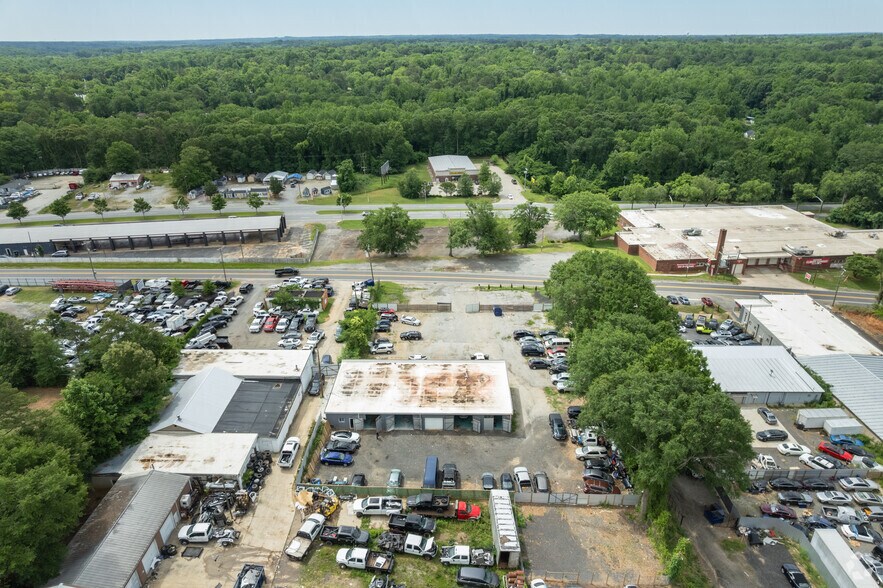 More Photos Of 860 W Main St, Spartanburg Light Distribution For Sale