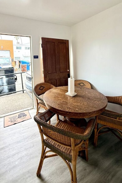 More Photos Of 110 N ditmar St, Oceanside Freestanding For Lease