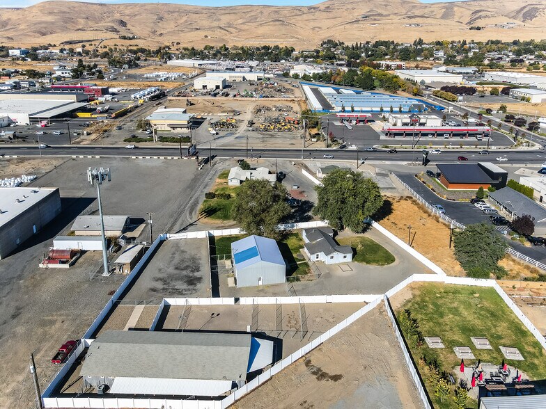 More Photos Of 2310 Terrace Heights Dr, Yakima Flex For Sale