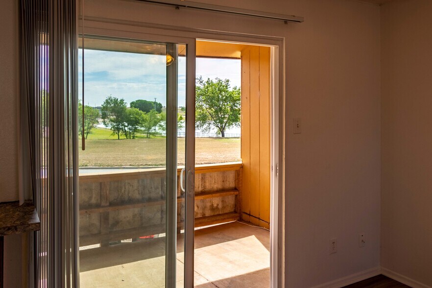 More Photos Of 1102 Sherman Ave, Levelland Apartments For Sale