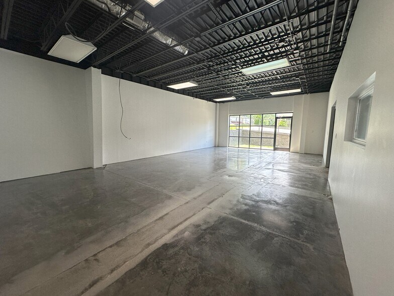 More Photos Of 5911 Echo Dr, Knoxville Warehouse For Lease