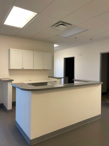 More Photos Of 1760 E Pecos Rd, Gilbert Medical For Lease