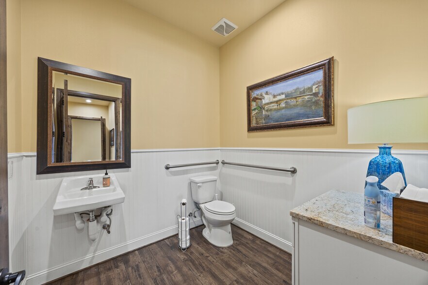 More Photos Of 3600 Eldorado Pky, McKinney Medical For Sale