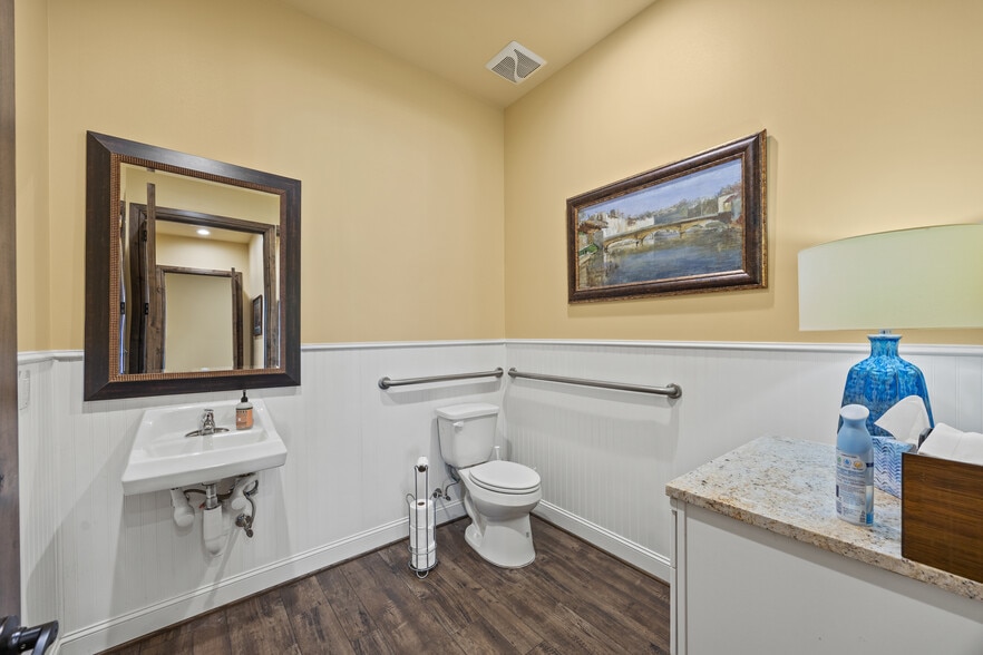 More Photos Of 3600 Eldorado Pky, McKinney Medical For Sale