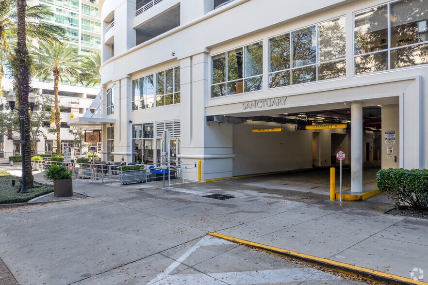 More Photos Of 100 S Eola Dr, Orlando Apartments For Lease