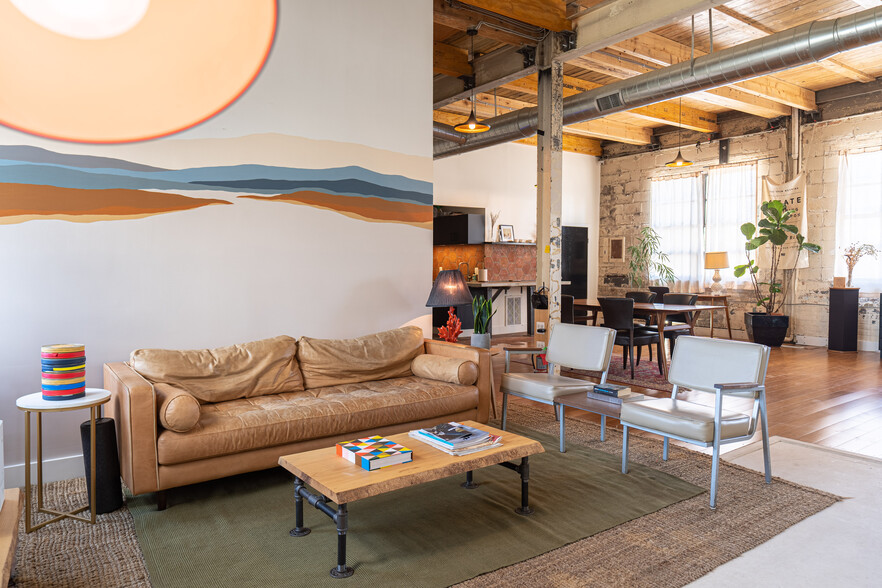 More Photos Of 2831 E Grand Blvd, Detroit Warehouse For Sale