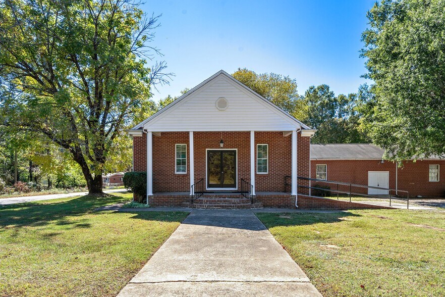 Primary Photo Of 711 Holt St, Mebane Religious Facility For Sale