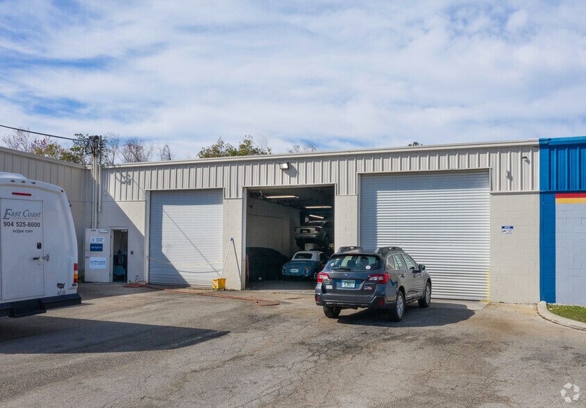 More Photos Of 14125 Beach Blvd, Jacksonville Warehouse For Lease