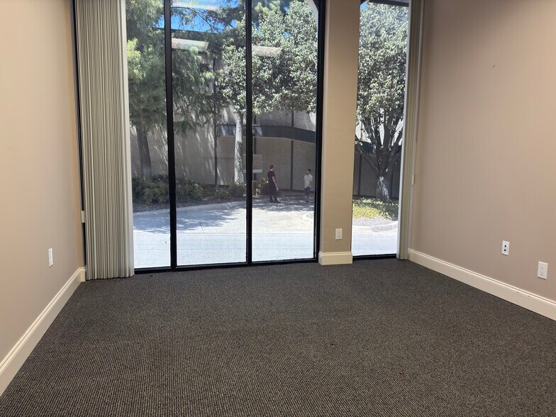 More Photos Of 216 N Tennessee St, McKinney Office For Lease