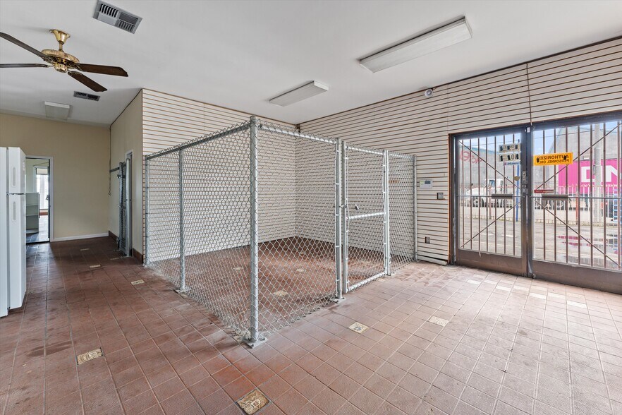 More Photos Of 1500 W Pacific Coast Hwy, Long Beach Carwash For Sale