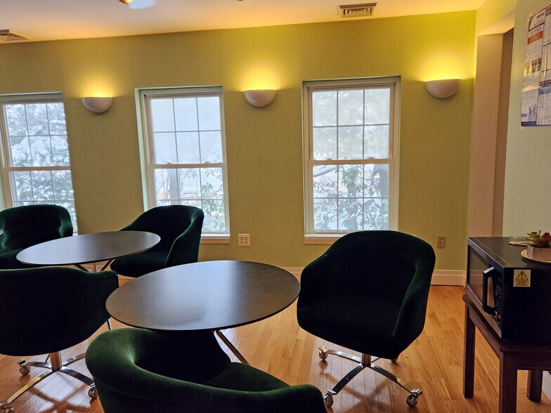 More Photos Of 4700 Erie St, College Park Office For Sale