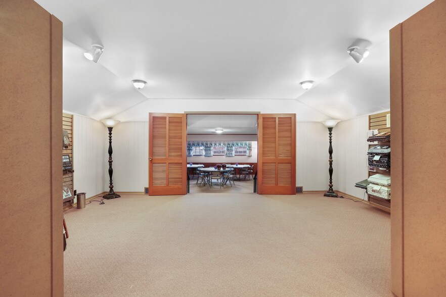 More Photos Of 520 2nd St, Excelsior Funeral Home For Sale