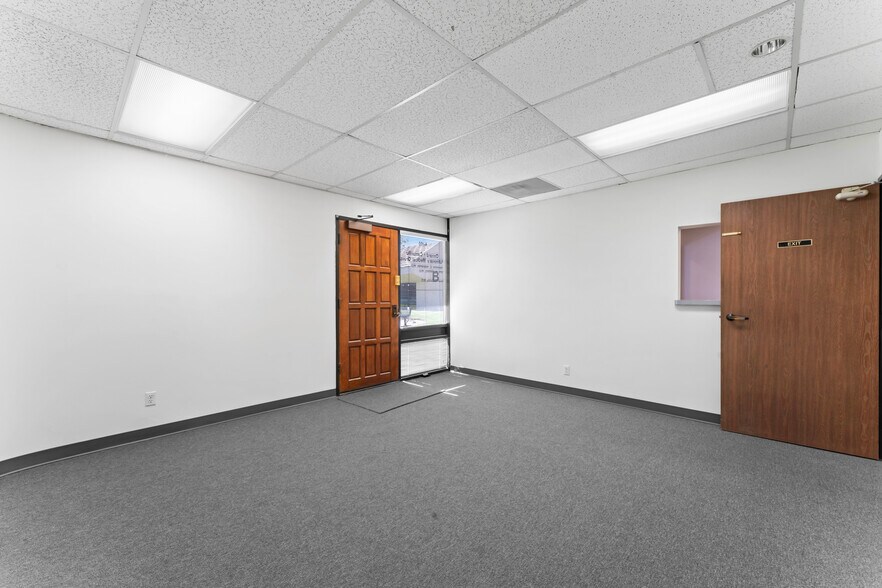 More Photos Of 2460 N Ponderosa Dr, Camarillo Medical For Sale