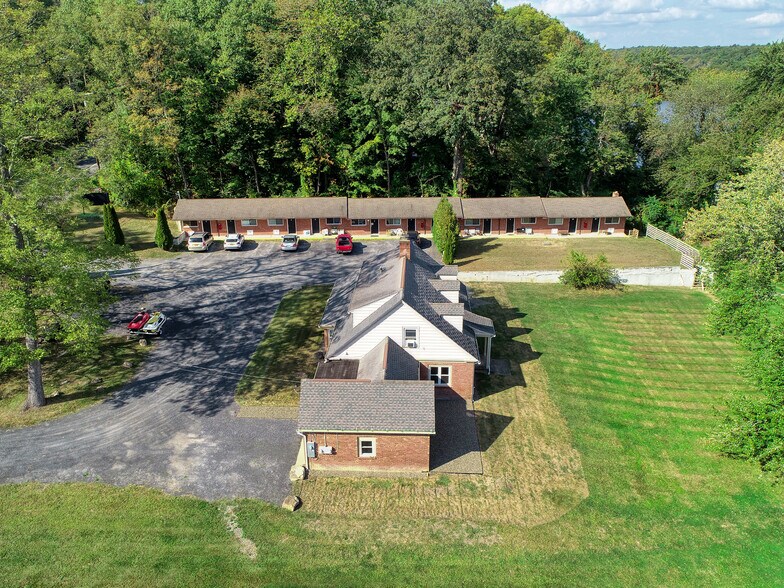 Primary Photo Of 669 Broadway, Ulster Park Hotel For Sale