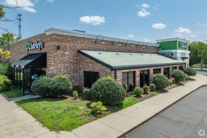 More Photos Of 123 N Arlington St, Salisbury Restaurant For Lease