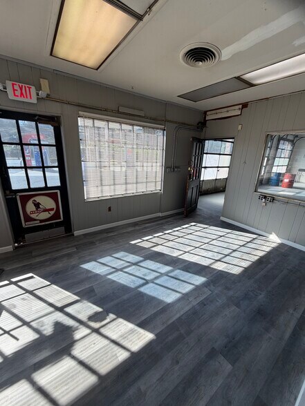 More Photos Of 1040 Ringwood Ave, Haskell Coworking Space