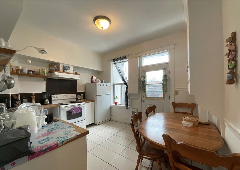 More Photos Of 1036 Av D'oxford, Montréal Apartments For Sale
